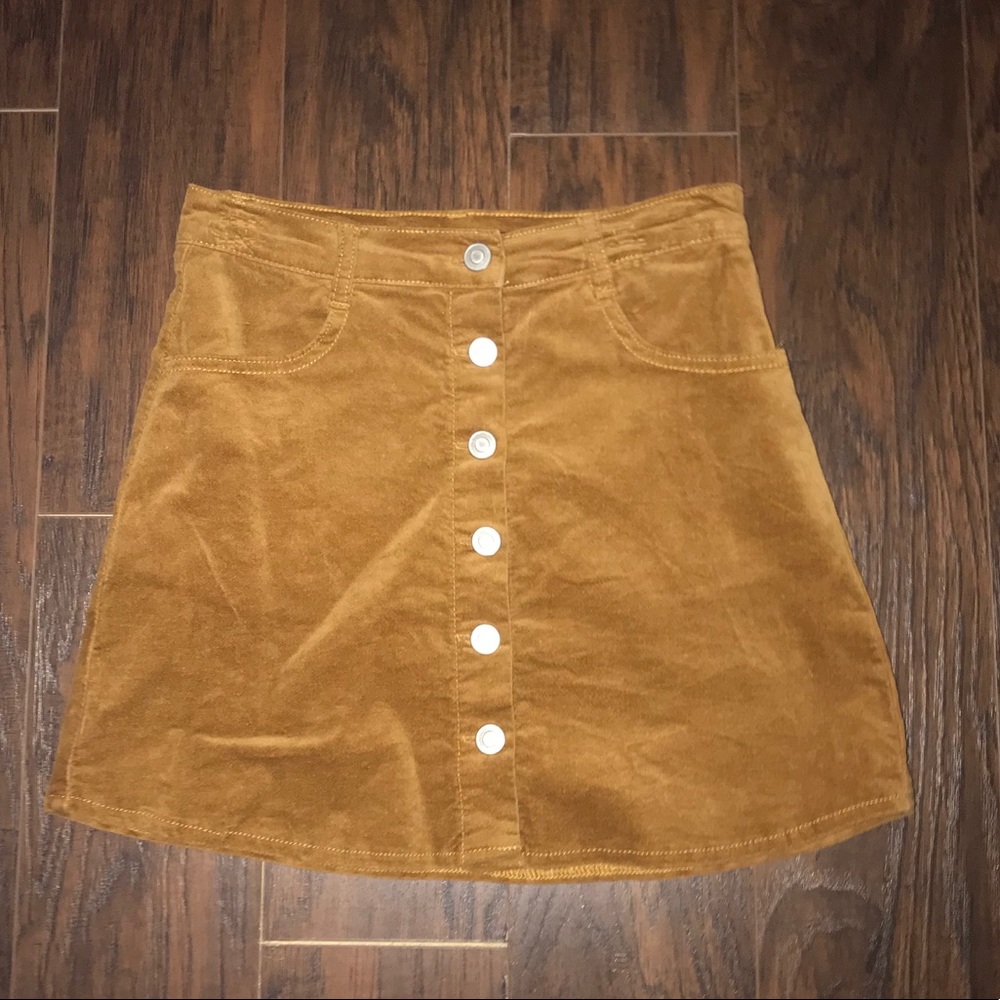 Brandy Melville Khaki colored skirt